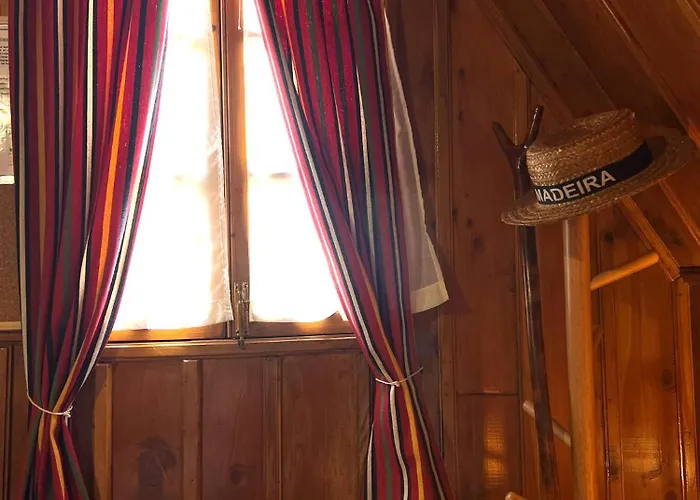 Abrigo Da Serra- Nature Trails Santana (Madeira)